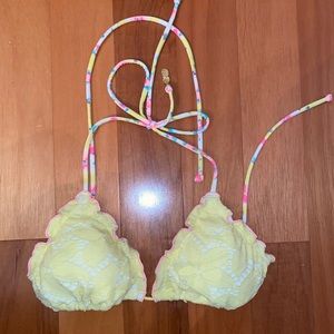 VSSWIM yellow triangle top